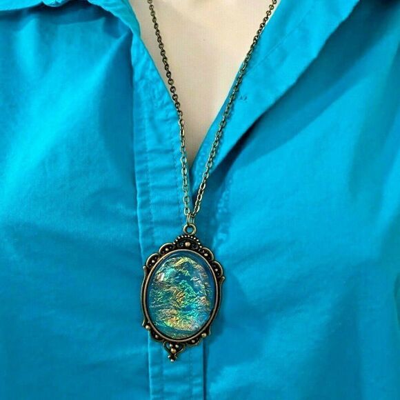 Blue Opal Aurora Borealis Cameo 30x40 Necklace NEW - Picture 3 of 5